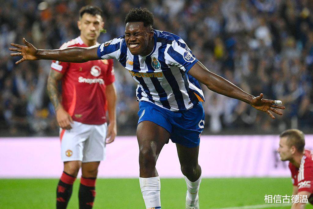 包含赛前波尔图调整名单以备欧联，远射贴柱环节打磨，管理层满意，赛季目标并未改变的词条