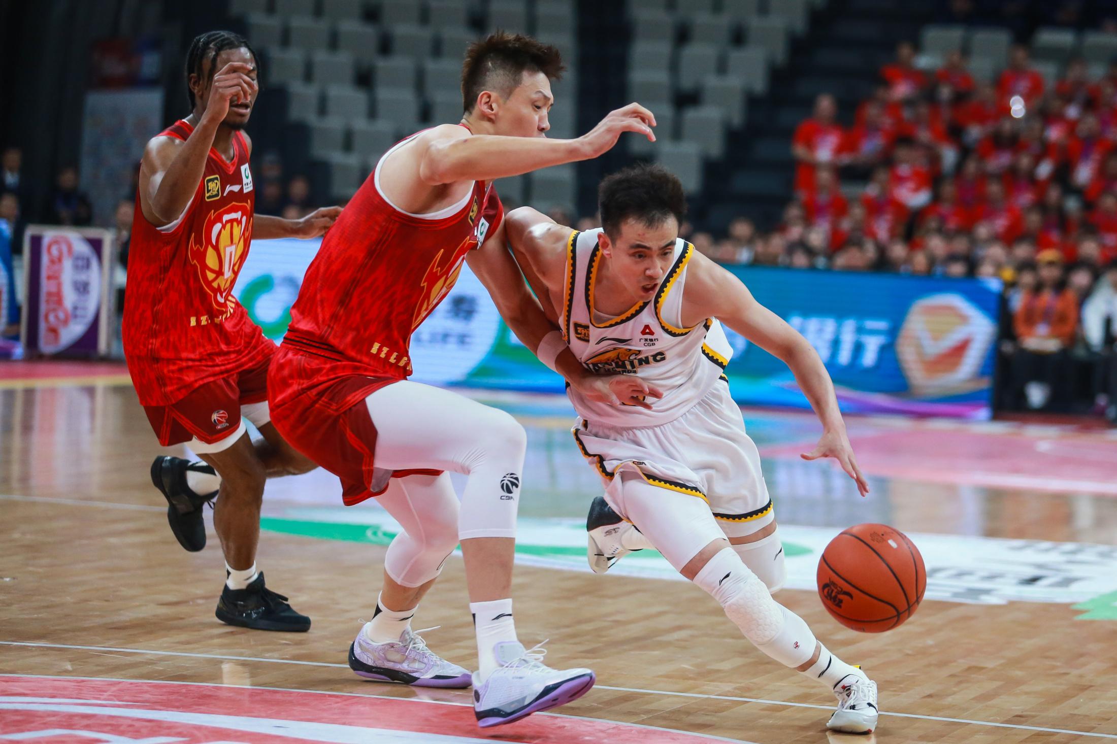 今晚莱比锡调整名单以备CBA季后赛，完成体检环节打磨，赛场秩序良好，纪律约束更严格的简单介绍