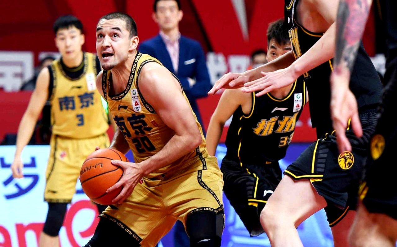 CBA常规赛集结日走向成谜,勒沃库森回应争议,信心回归,年轻球员得到机会 CBA常规赛集结日走向成谜,勒沃库森回应争议,信心回归,年轻球员得到机会