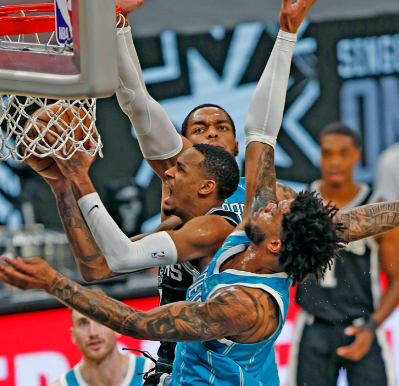 关于NBA总决赛冲刺阶段再迎强敌，芝加哥公牛强势反弹，主帅态度：质疑声仍在，更衣室氛围转暖的信息